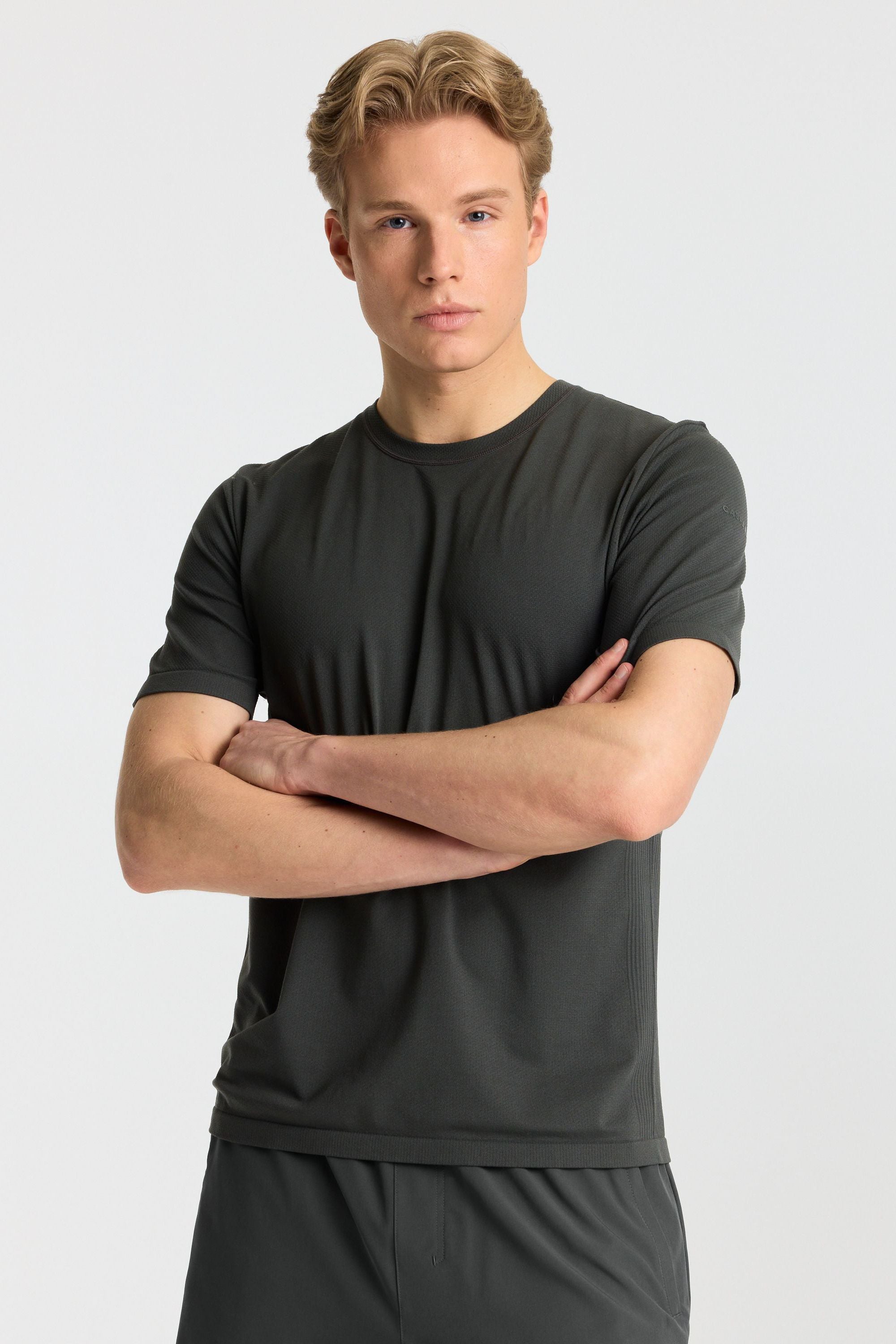 M. Seamlite® Tee - Olive Green