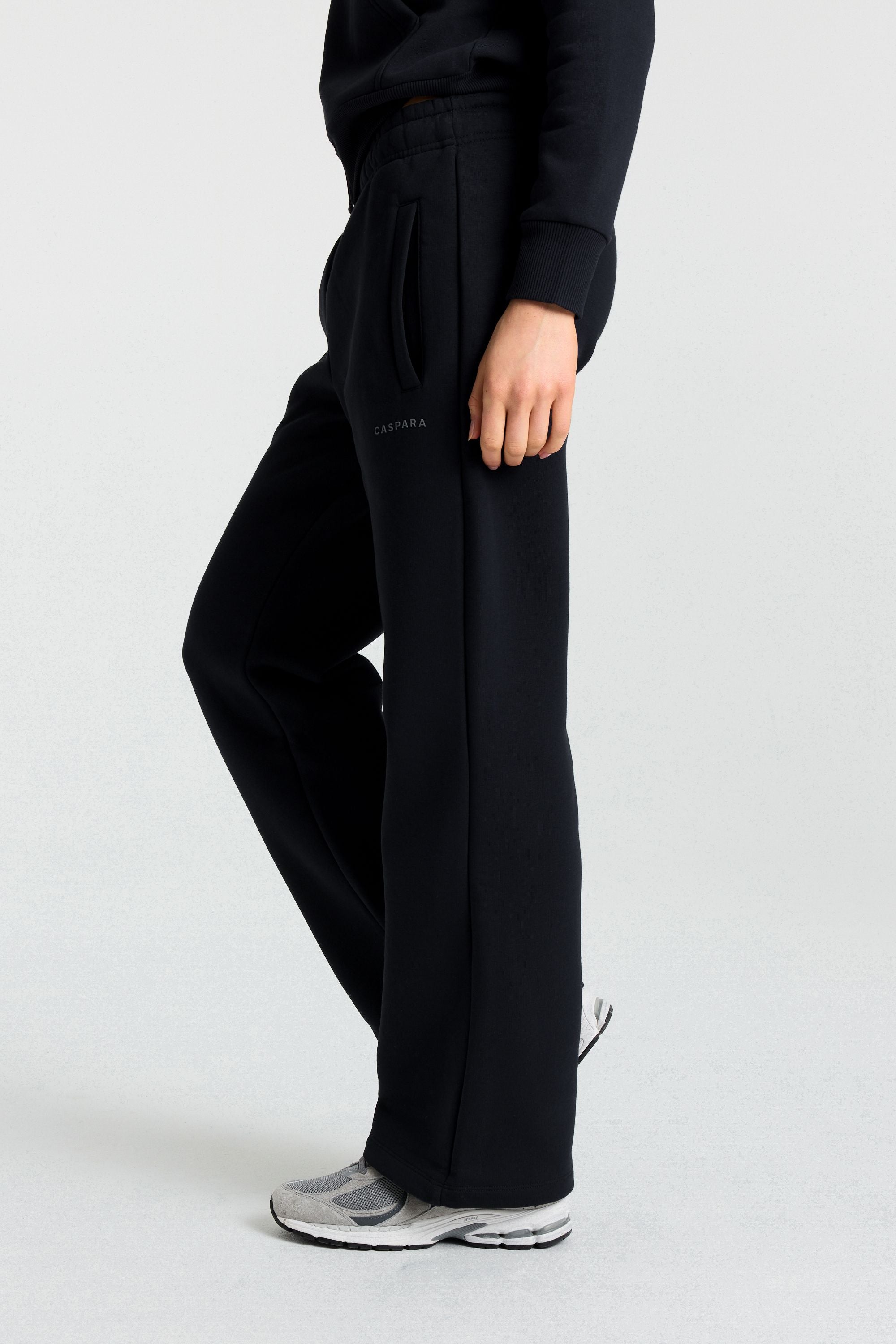 W. Cosmo SL Sweatpants - Black