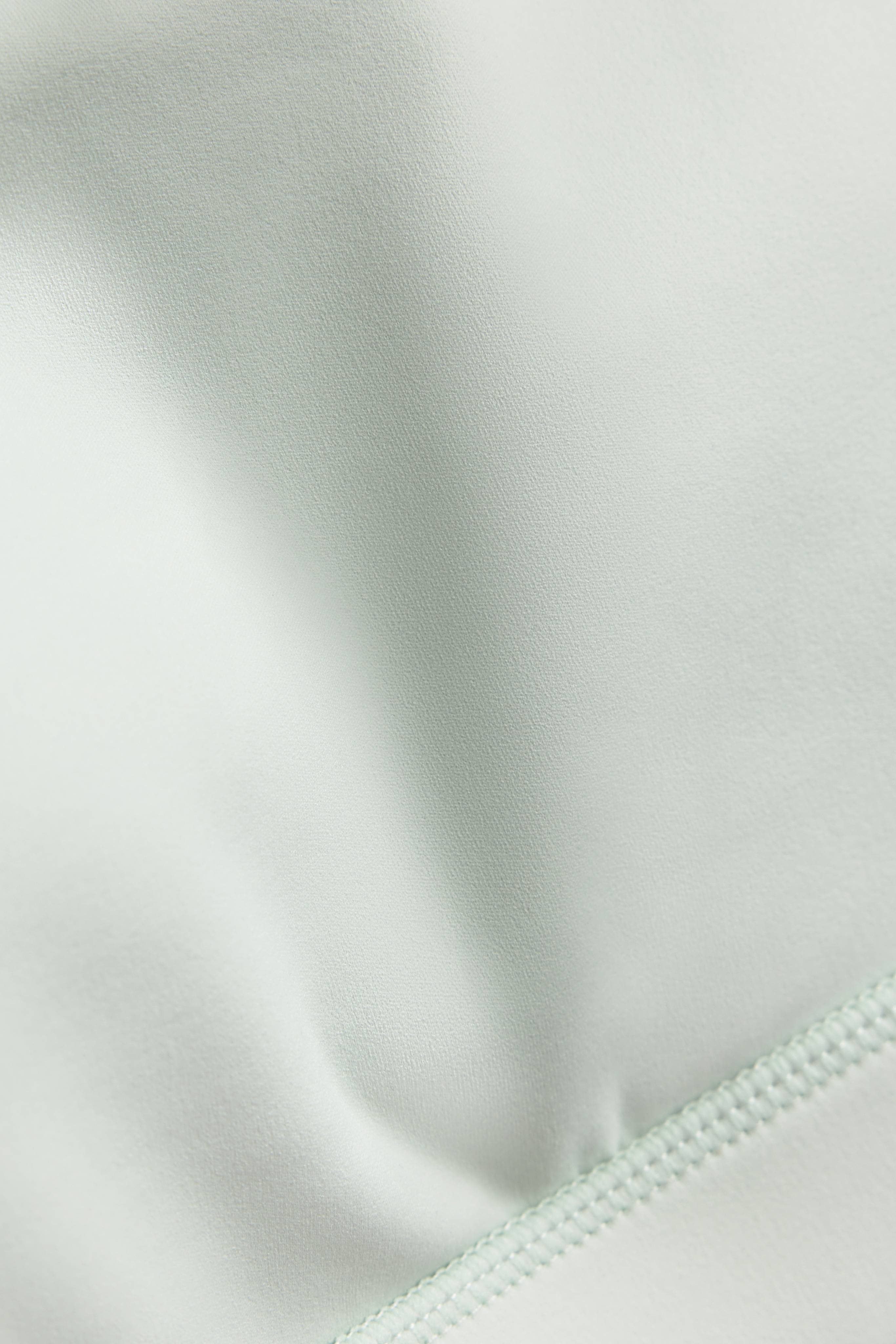 Cloudform® Crossback Sports Bra - Pistachio Green